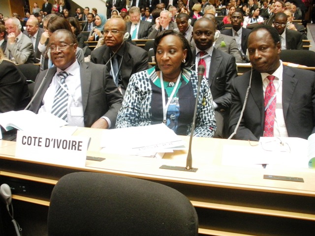 66ème session de l’Assemblée Mondiale de la Santé à Genève (suisse)

Dr Raymonde GOUDOU COFFIE, Ministre de la Santé et de la Lutte contre le Sida conduit la délégation ivoirienne
La 66ème session de l’AMS a démarré ce lundi 20 mai 2013 par la cérémonie d’ouverture du Débat Général de l’Assemblée Mondiale de la Santé (AMS66) au Palais des Nations à Genève. Cette année la présidence de l’AMS est assurée par le Japon. Après, la mise en place du bureau, plusieurs déclarations ont été prononcées par différents Etats. 